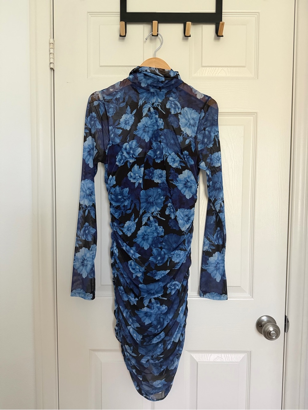 Alice + Olivia Blue Floral Mesh Ruched Dress Size 6
